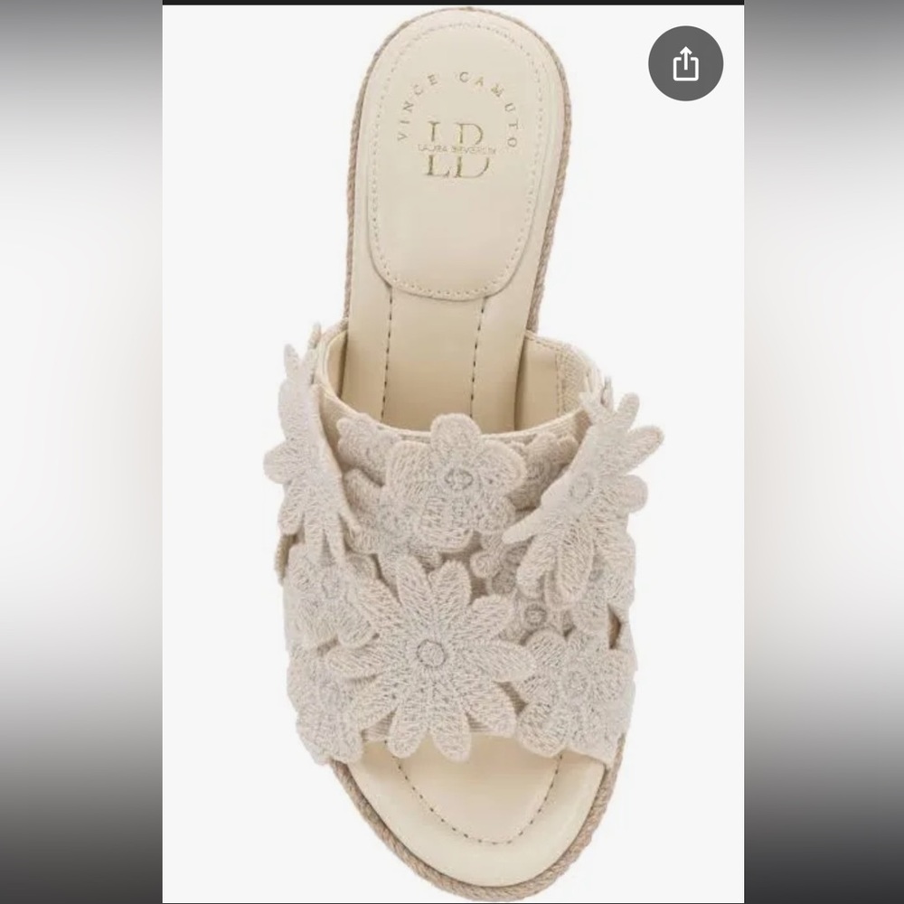 NWOT Vince Camuto x Laura Beverlin Daisy Wedge